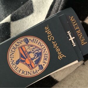 Pendleton Los Ojos Wool Blanket Beaver State Geometric Black and White